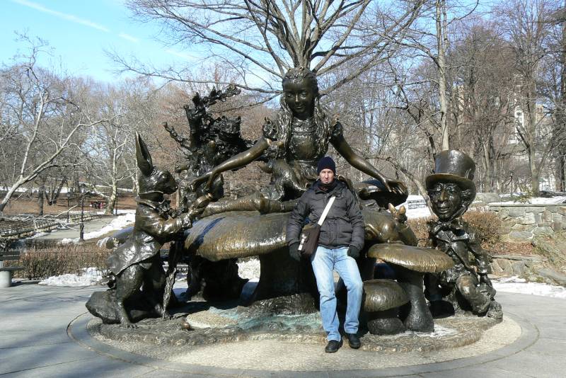 62 Alice In Wonderland Statue Central Park
